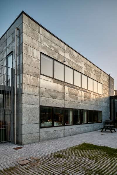 Foreninger samles bag stålfacade med karakter, Ringsted Sportscenter, Tværalle 8, 4100 Ringsted